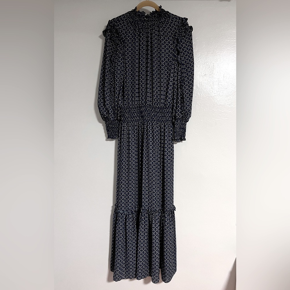 Maxi dress with floral detail